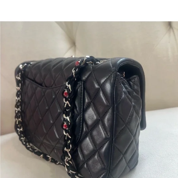 Chanel Lady bug black quilted lambskin 2010 Medium Flap bag with Serial sticker - Picture 8 of 13